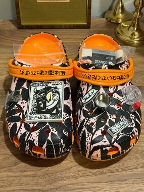 Crocs NWOT Men’s 8 Women’s 10 Floral Stencil The Stance x B. Thom Classic Clog